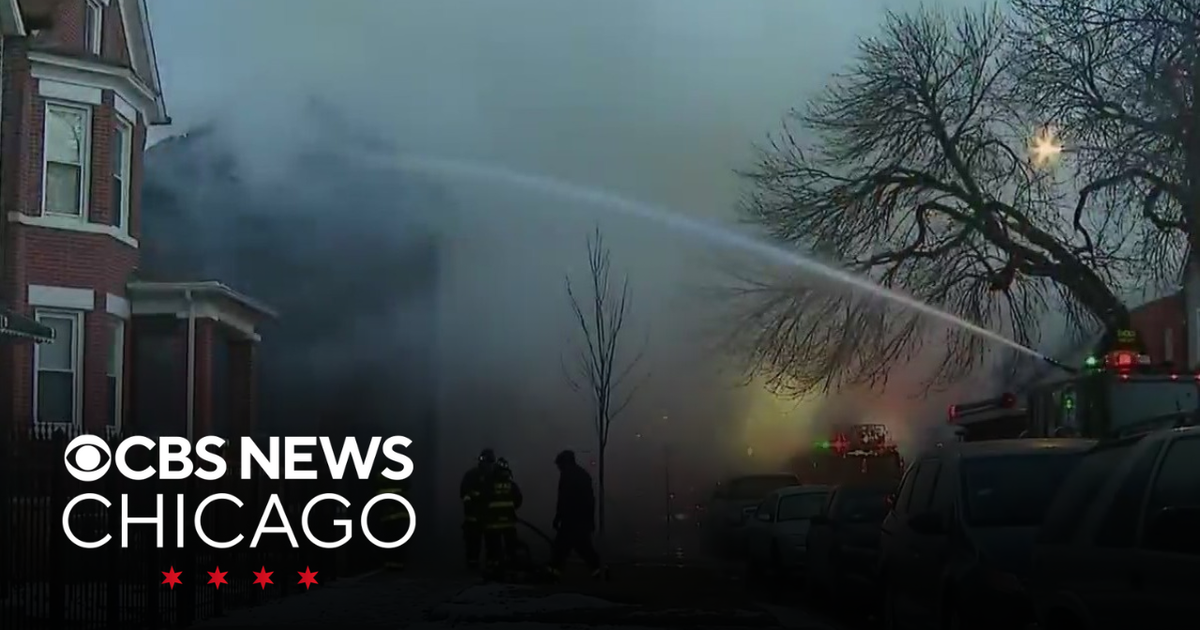 CFD battles house fire in South Chicago - CBS Chicago