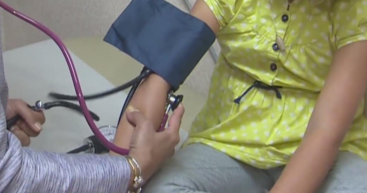 Spike in flu cases impact North Texas schools, clinics - CBS Texas