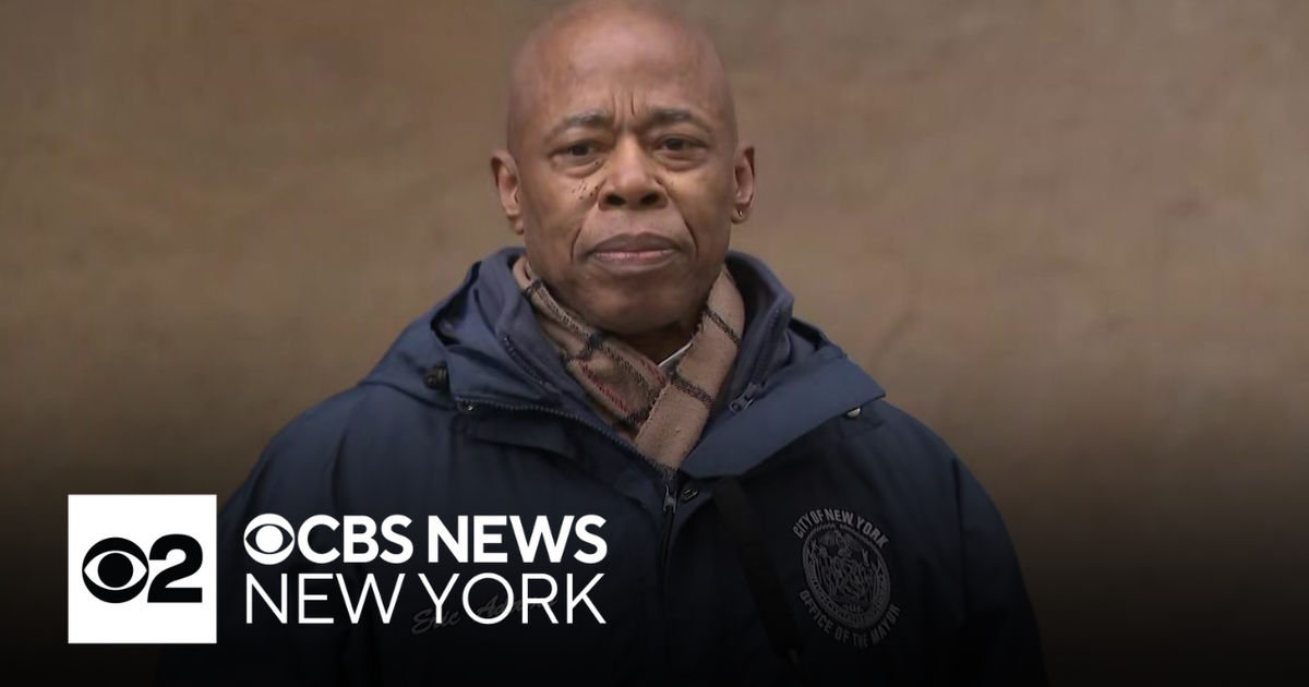 NYC Mayor Adams called to testify about sanctuary cities - CBS New York