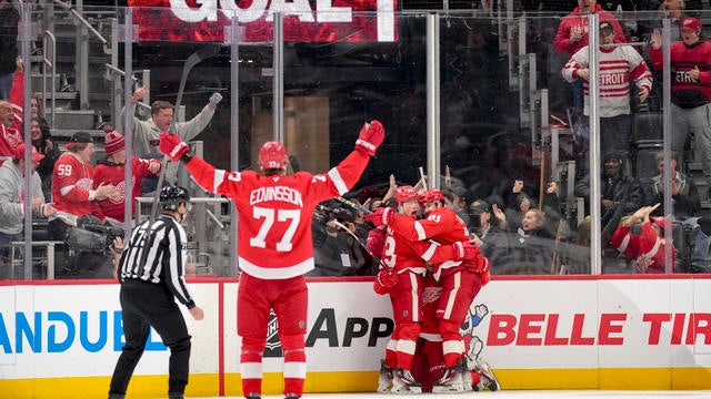 Los Angeles Kings v Detroit Red Wings 