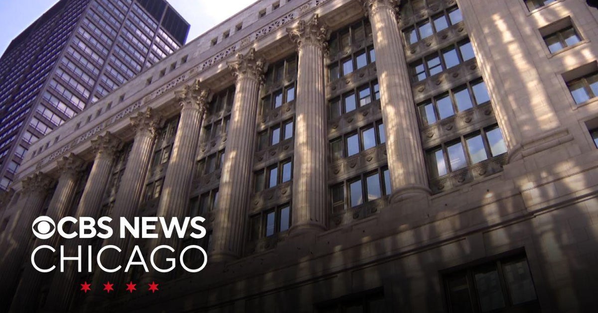 Inspector general uncovers items in Chicago mayor's "gift room" CBS
