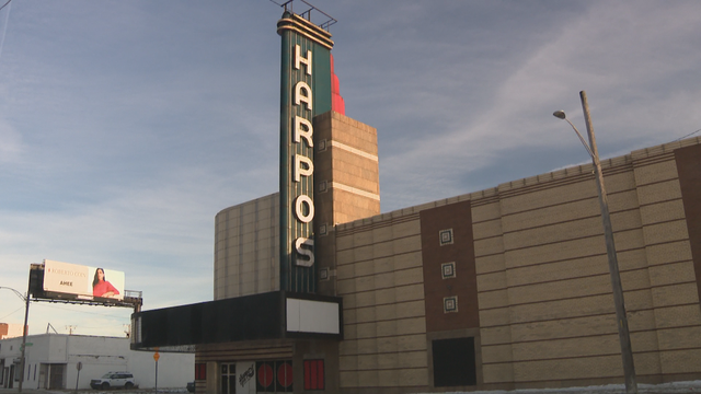 Owners of Michigan theater apologize after show accused of having ties with neo-Nazis 