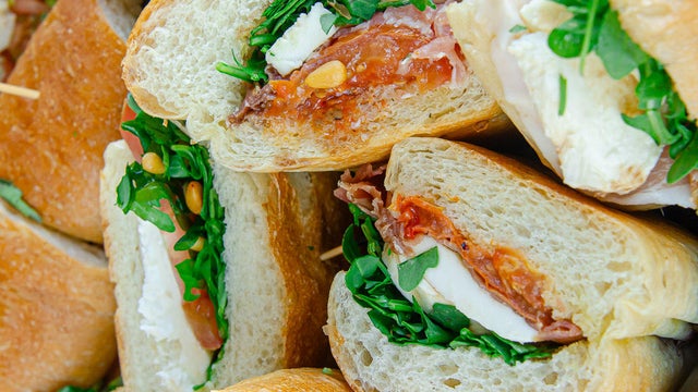 dianoiasandwich.jpg 