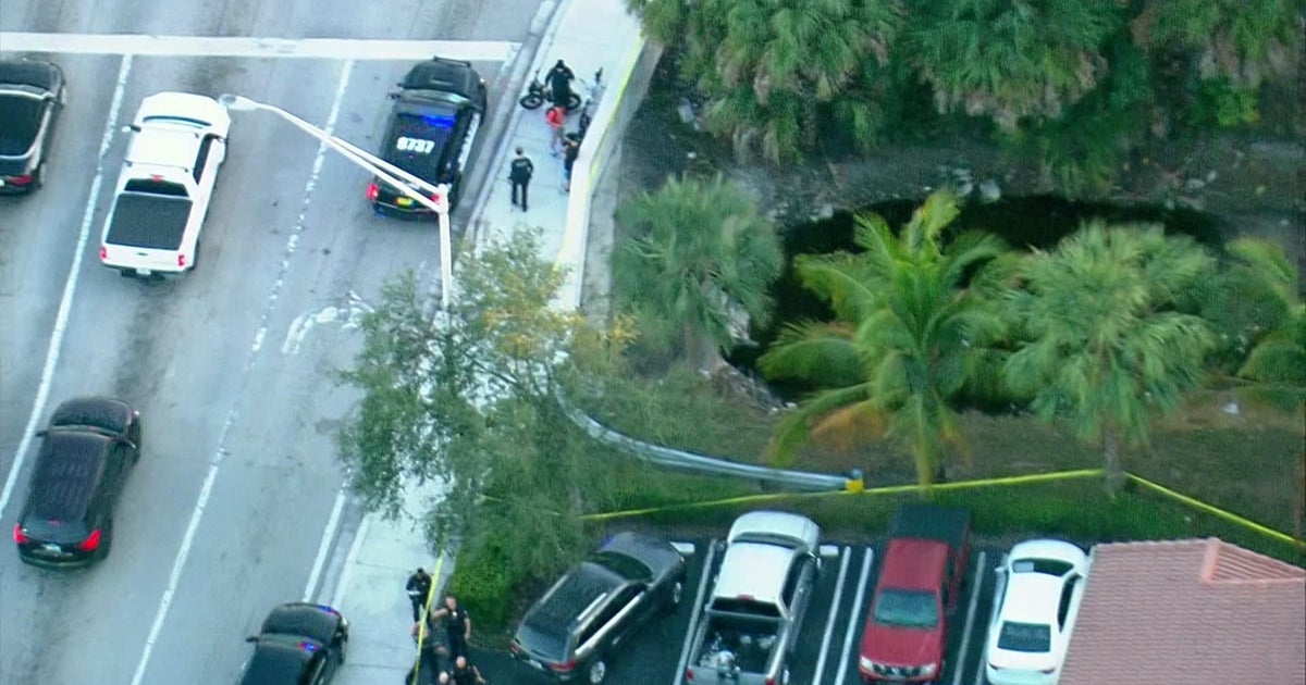 Coral Springs police investigate body found in canal Coral Springs police investigate body found in canal
