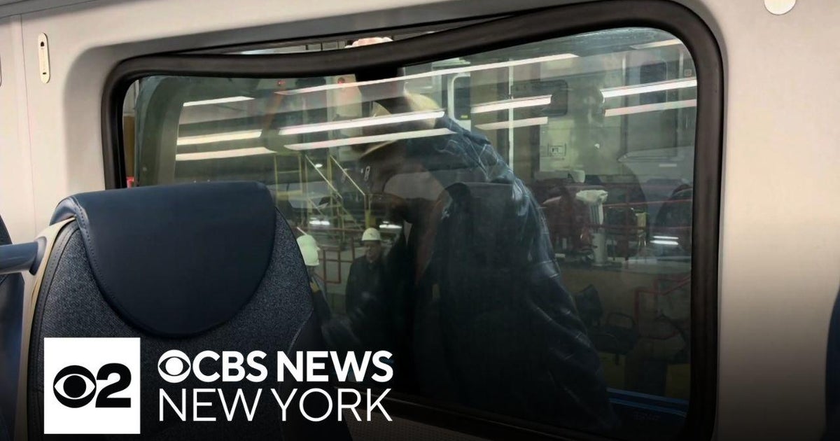 NJ Transit installing new windows on multilevel trains - CBS New York