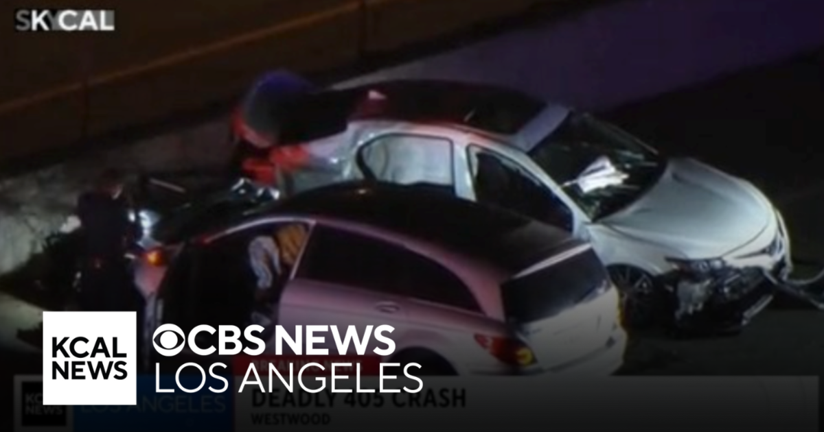 Woman, three others injured following multi-car crash on 405 Freeway in Westwood - CBS Los Angeles