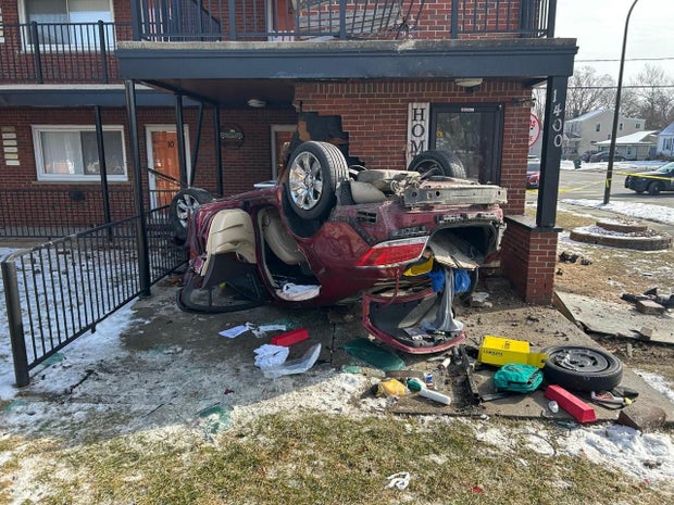 ferndale-apartment-crash.jpg 