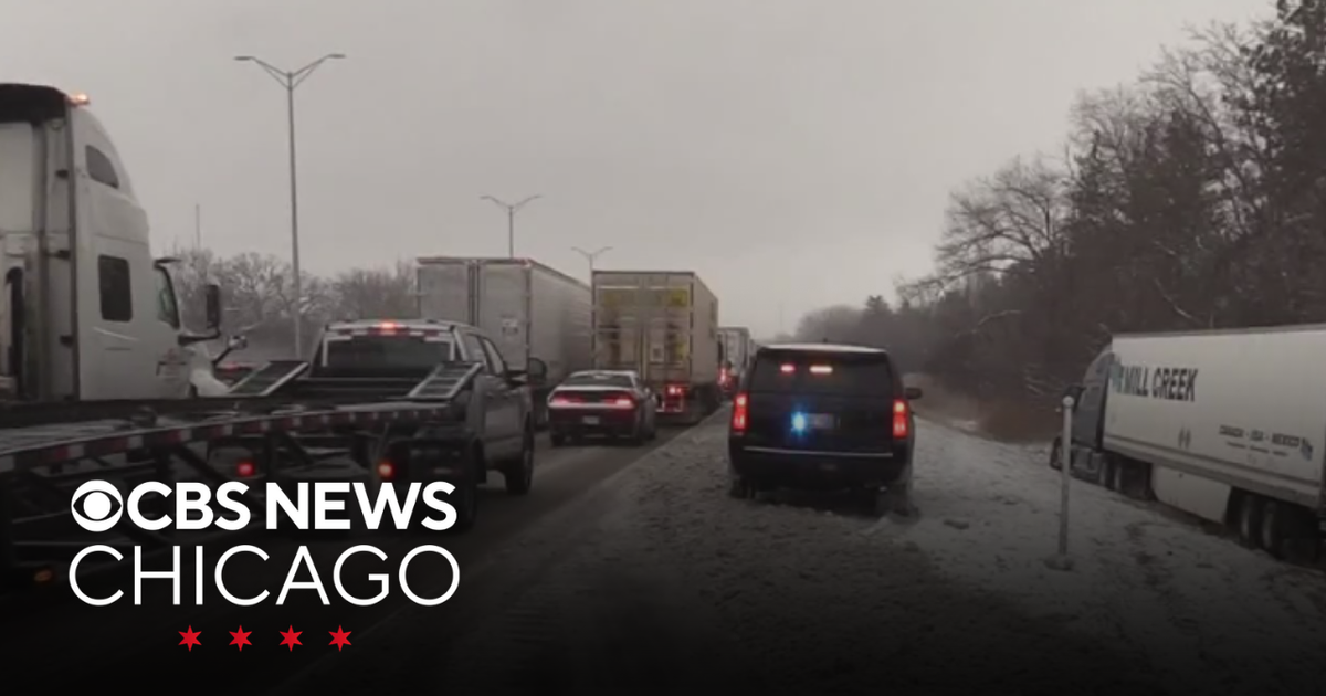 Snowstorm leaves roads slick in Chicago's north suburbs - CBS Chicago