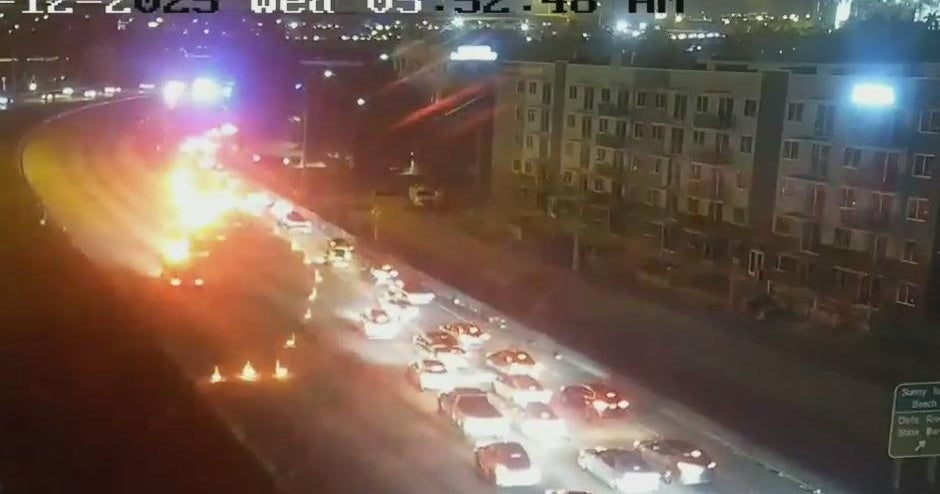 Northbound I-95 temporarily shut down at Golden Glades due to deadly crash Northbound I-95 temporarily shut down at Golden Glades due to deadly crash