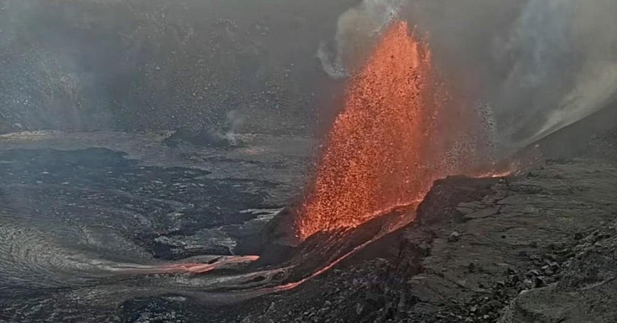 Kilauea volcano eruption in Hawaii spews lava 330 feet into the sky