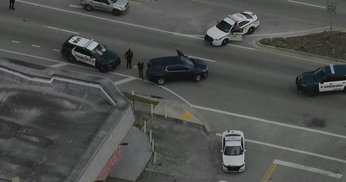 Police perimeter set up in Northwest Miami-Dade near 151st Street and I-95