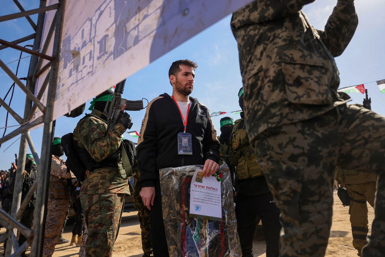 TOPSHOT-PALESTINIAN-ISRAEL-CONFLICT-GAZA-HOSTAGE 