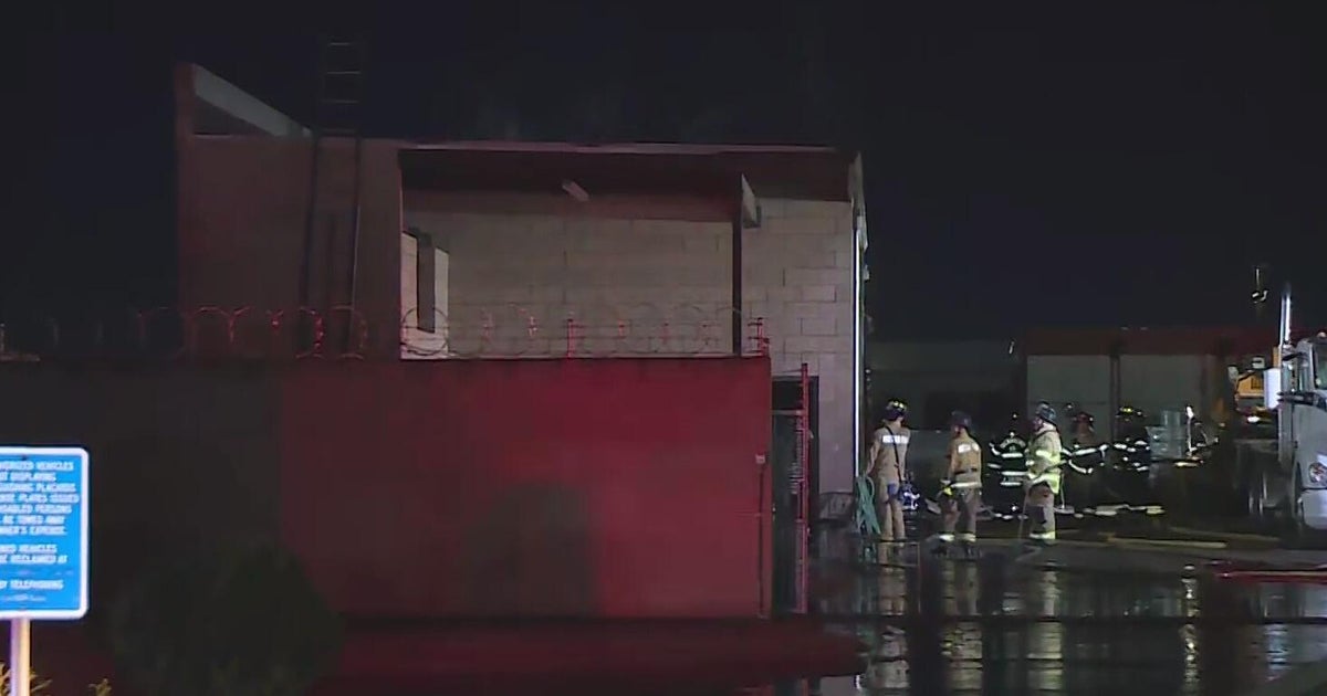 Multiple cars burned in fire in Sacramento