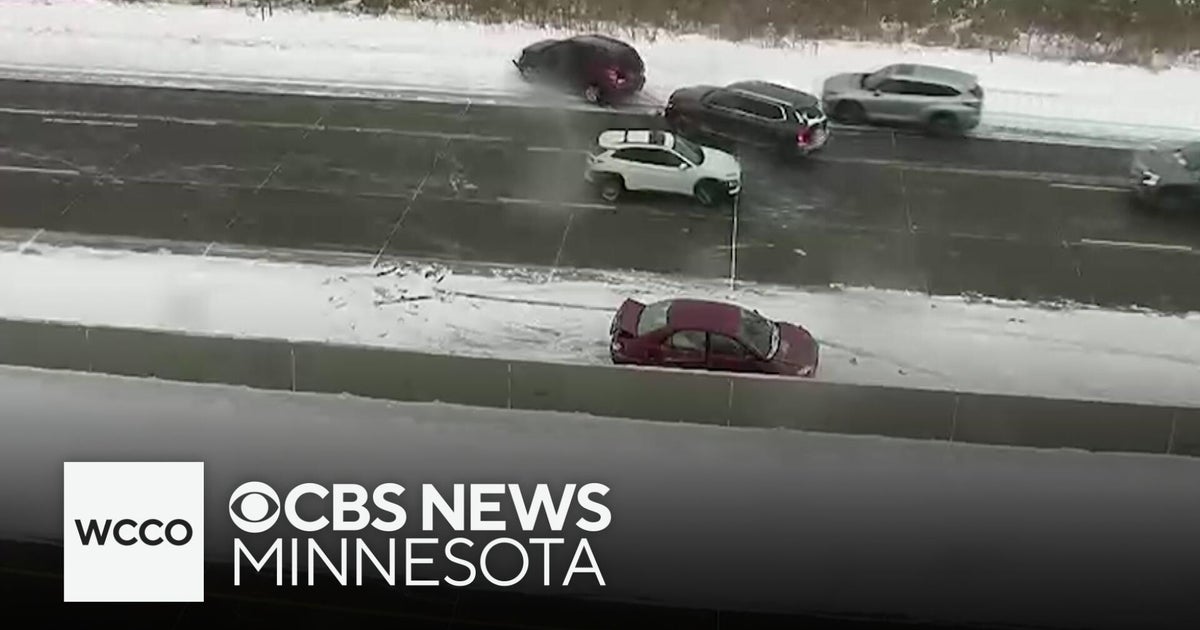 Hundreds of crashes reported during Friday's snowfall - CBS Minnesota