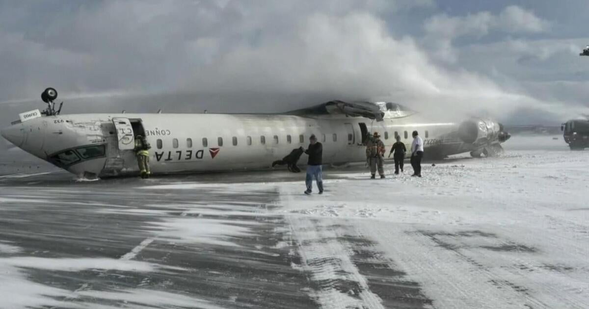 Delta passenger recalls scary crash landing: "Everything just kind of went sideways"