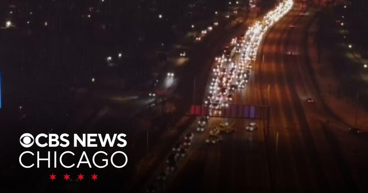 1 person killed in crash on Eisenhower Expressway west of Chicago - CBS ...