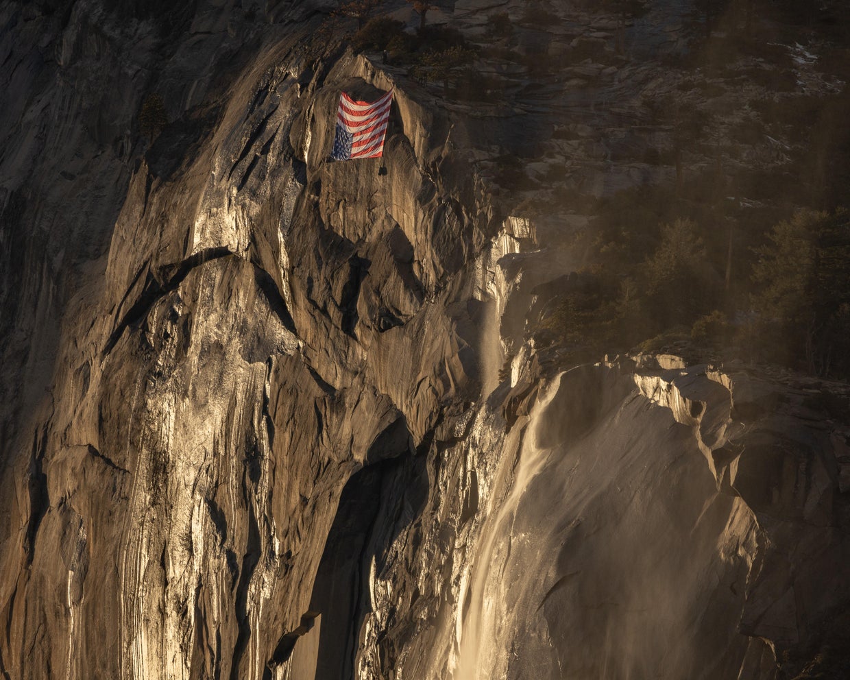 yosemite-flag.jpg 