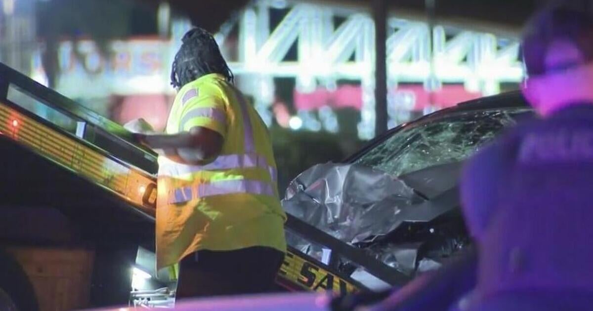 Five hospitalized in Davie crash involving police officer