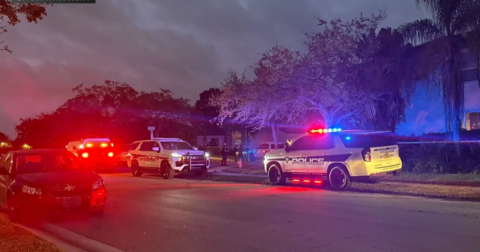 2 seriously injured in Broward machete attack; man in custody 2 seriously injured in Broward machete attack; man in custody