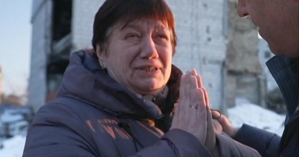 Ukrainian woman revisits destroyed home as war surpasses 3-year mark