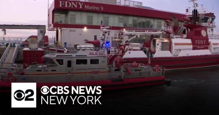Search continues for man after boat capsizes between Staten Island and ...