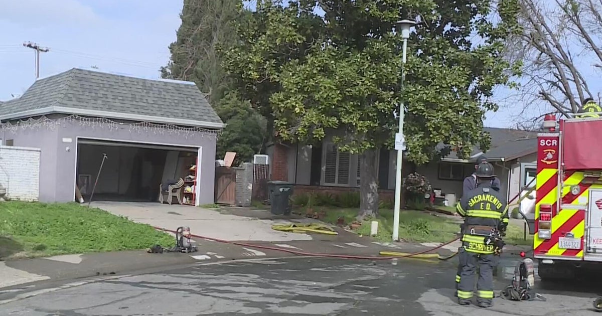 Vacant home catches fire on Lycoming Court in Sacramento - CBS Sacramento
