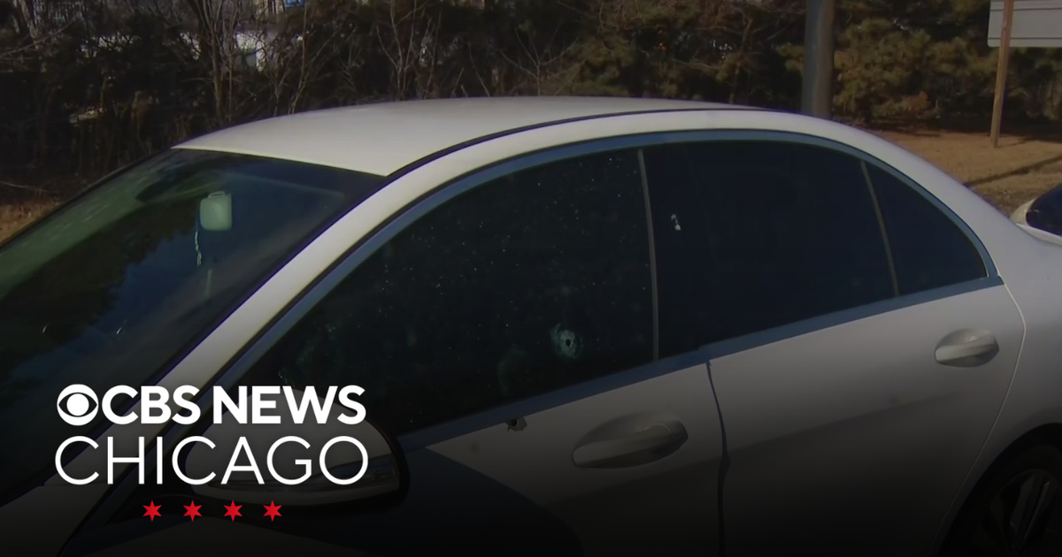 Woman shot at while driving on DuSable Lake Shore Drive - CBS Chicago