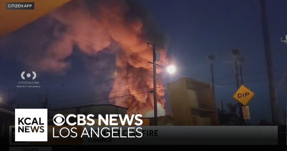 Firefighters put out commercial building fire in South Los Angeles ...