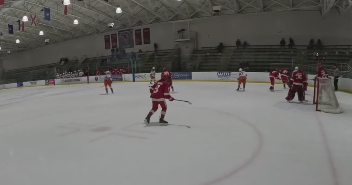 Metro Detroit parents sound off on viral teenage hockey blowout - CBS ...