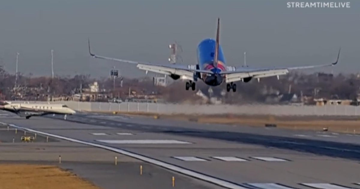 Smoke in plane cabin, close calls raise alarm