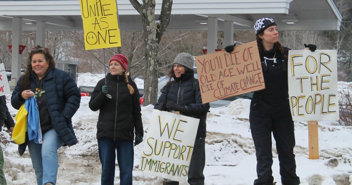 JD Vance’s family met by protesters near Vermont ski resort after Oval Office clash over Ukraine JD Vance’s family met by protesters near Vermont ski resort after Oval Office clash over Ukraine