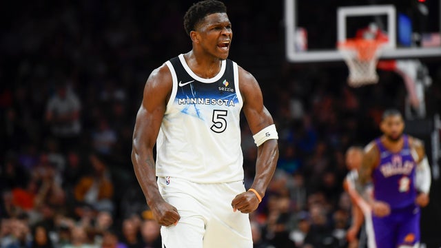 Minnesota Timberwolves v Phoenix Suns