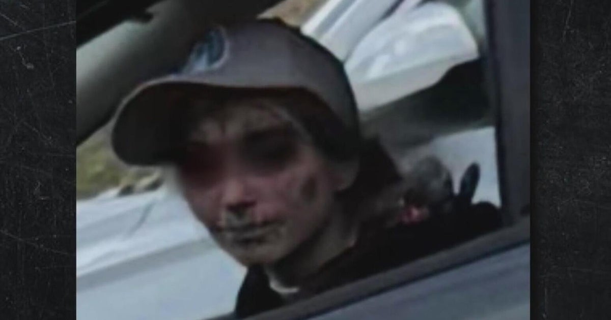 Fayette County residents on alert after woman wearing “clown makeup” spotted in several neighborhoods Fayette County residents on alert after woman wearing “clown makeup” spotted in several neighborhoods