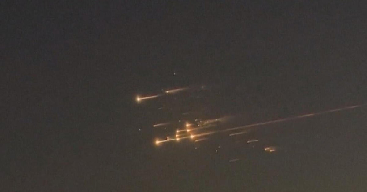 Failed SpaceX test flight creates concern for returning humans to moon - CBS News