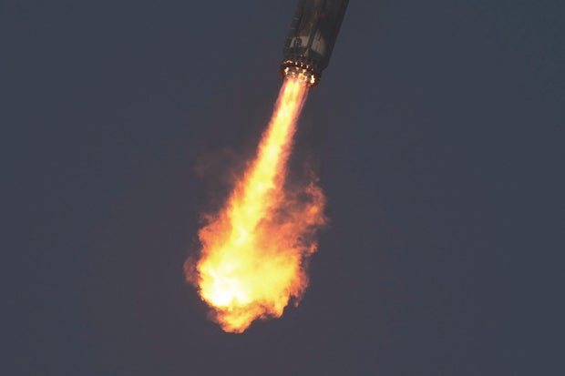 SpaceX Starship breaks apart after launch in second failure in a row SpaceX Starship Launch