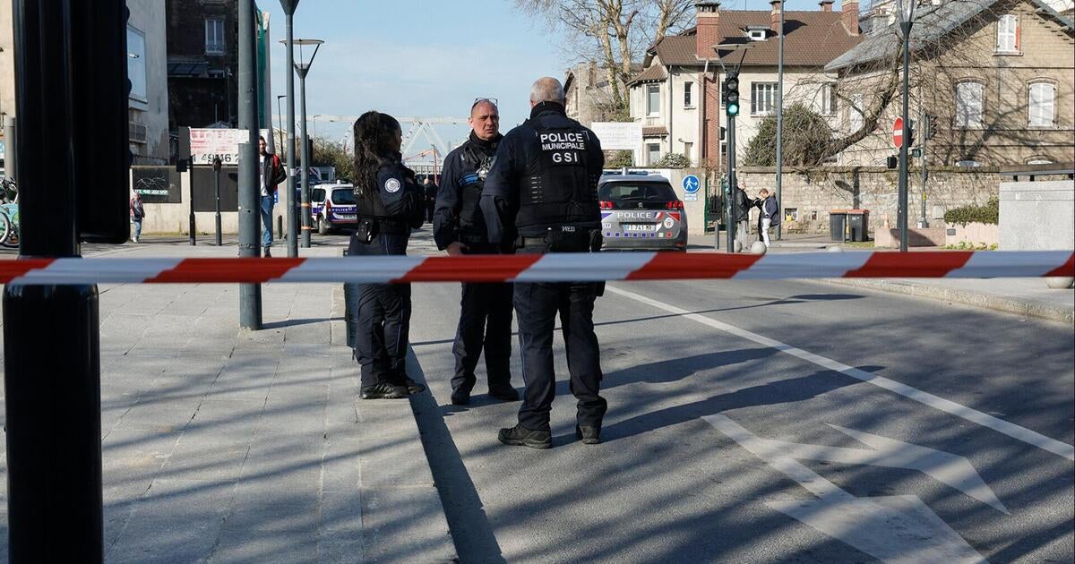 Unexploded WWII bomb discovered in Paris, causing major train disruptions