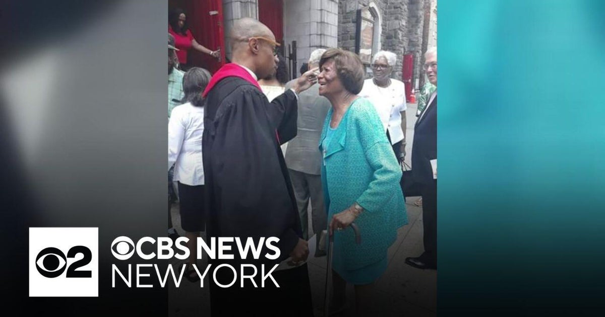 Remembrances for late civil rights activist Dr. Hazel Dukes begin in Harlem - CBS New York