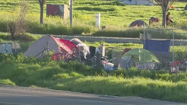 homeless-camp-stockton-blvd.jpg 