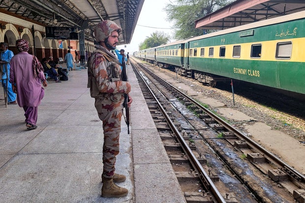 PAKISTAN-UNREST-TRAIN 