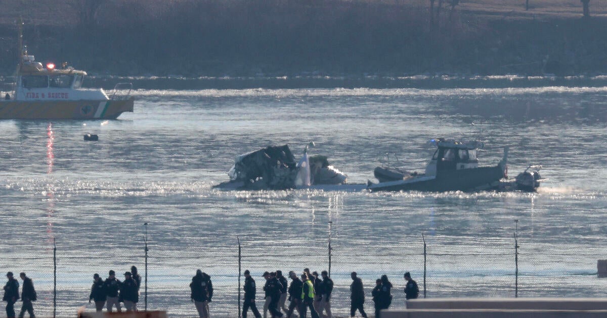 Ban on helicopter traffic around D.C. airport expanded in wake of American Airlines crash