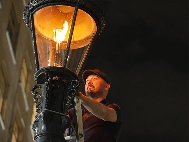 lamplighter-1280.jpg