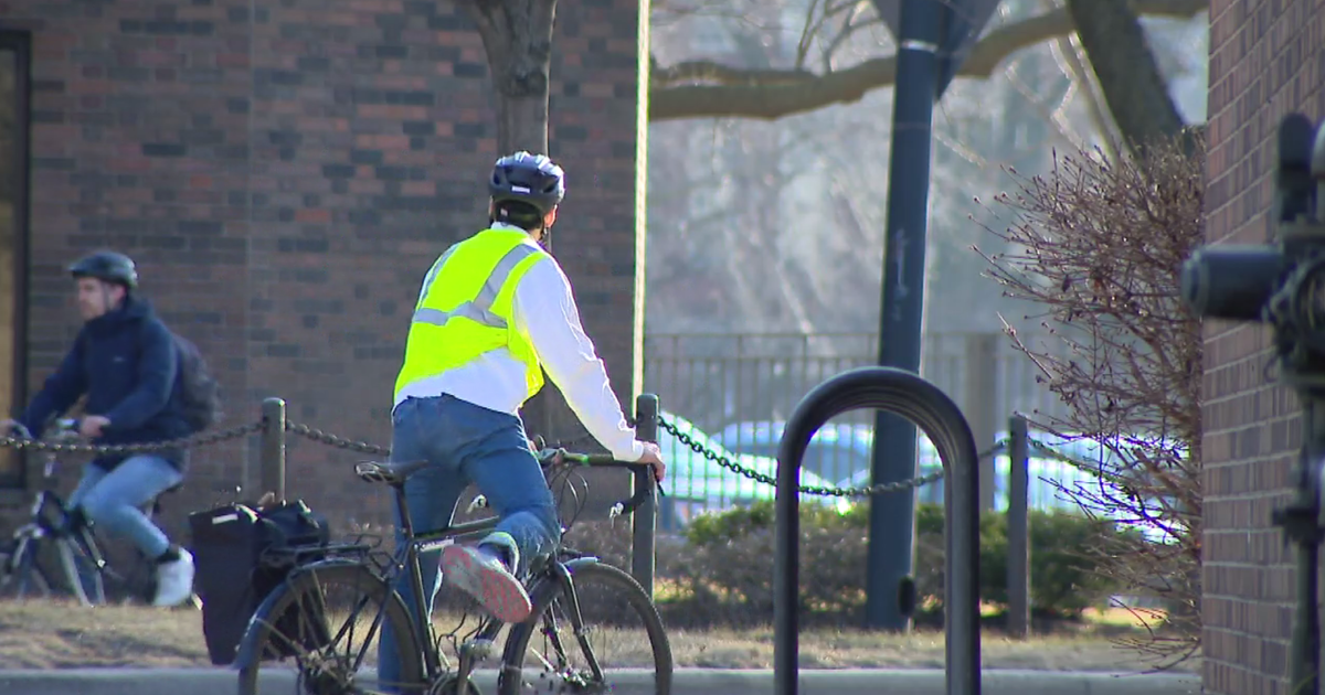 Possible federal cuts to bike lane expansion could have big impact in Chicago