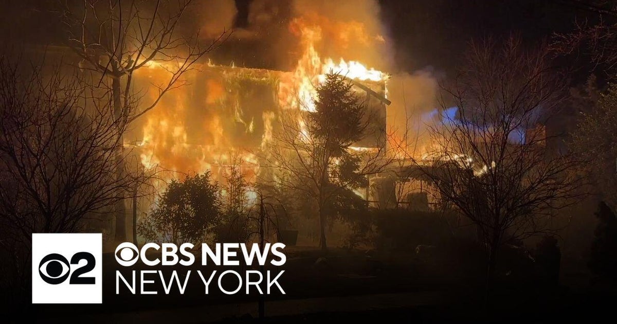 Elderly man missing after Long Island house fire - CBS New York