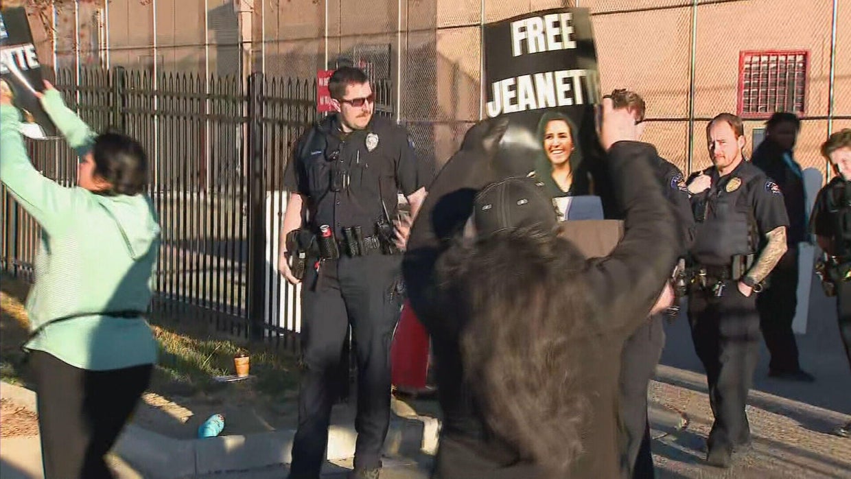 free-jeanette-vizguerra-protest-ice-aurora.jpg 