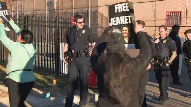 free-jeanette-vizguerra-protest-ice-aurora.jpg 