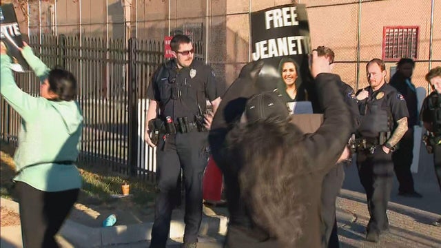 free-jeanette-vizguerra-protest-ice-aurora.jpg 