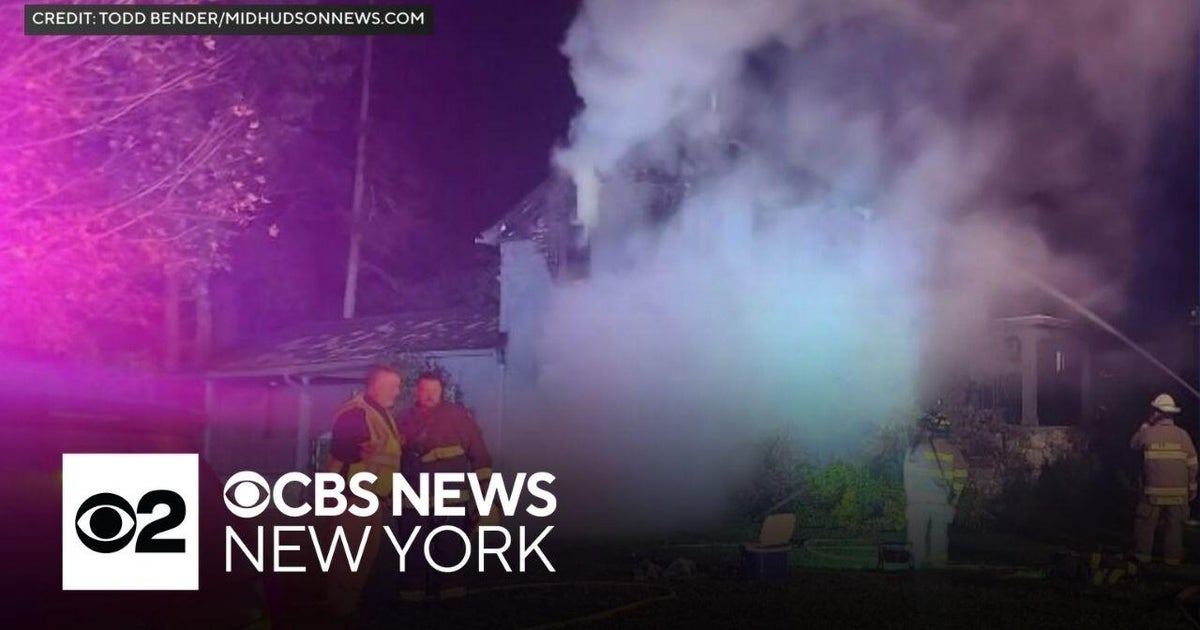 Airbnb hosts charged with manslaughter after New York fire - CBS New York