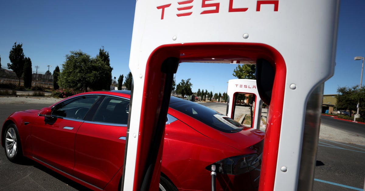 Tesla trade-ins spike amid anti-Elon Musk backlash, Edmunds data shows