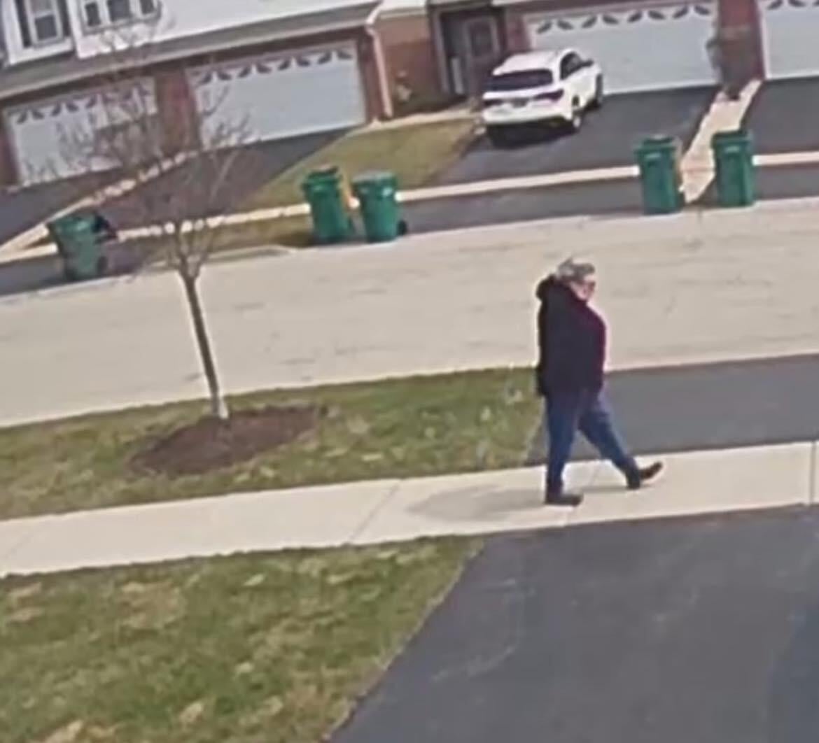 missing-joliet-woman-walking.jpg 