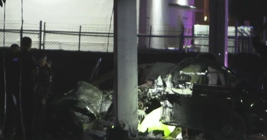Person killed in Homestead crash - CBS Miami